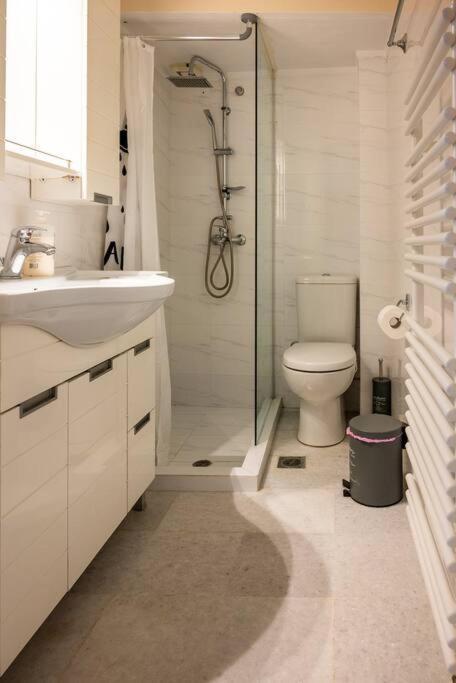 Athens Retreat 1-Bdr Apt Close To Metro Station Apartment Bagian luar foto
